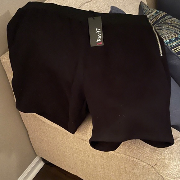 Black 2 piece sweatshirt with chains and shorts black - Picture 3 of 4